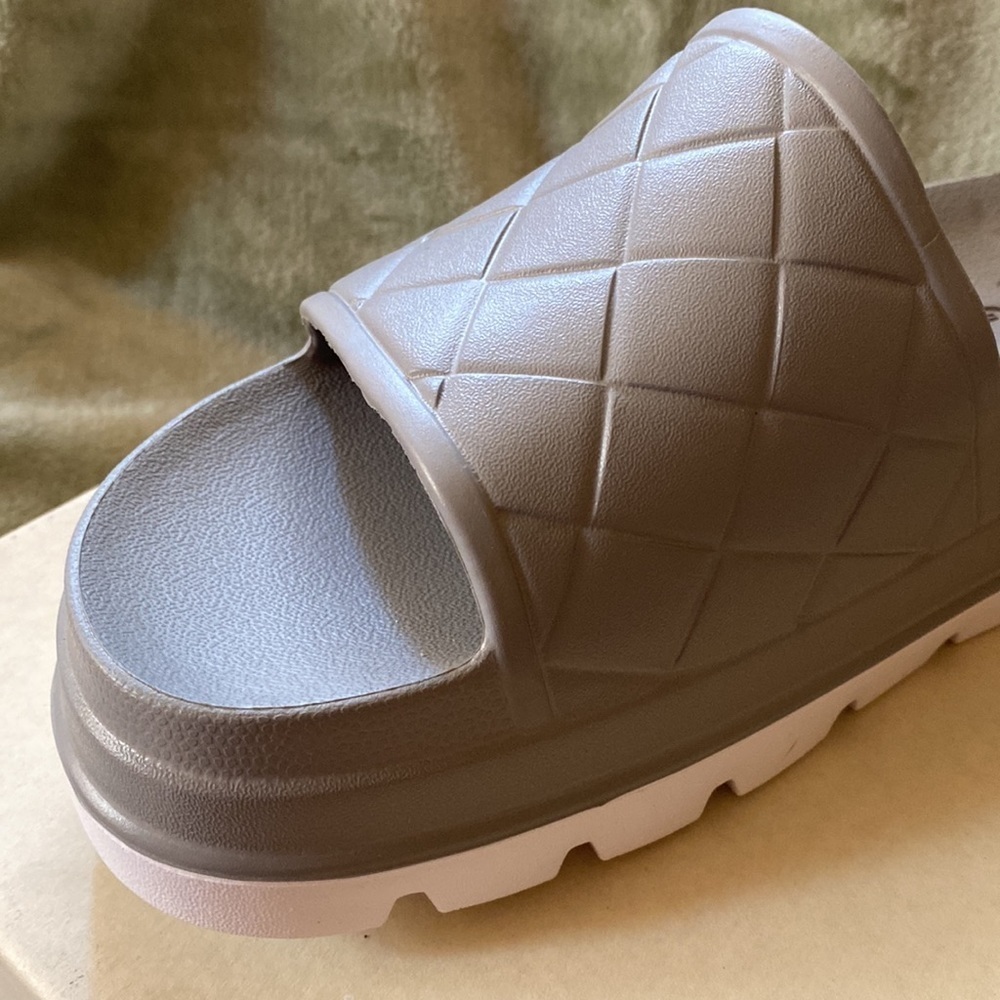 NWB Beach Slides by/Slides sandals size 10M - Picture 4 of 11